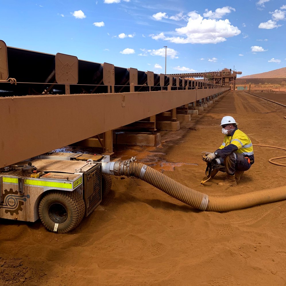 Under Conveyor Robot